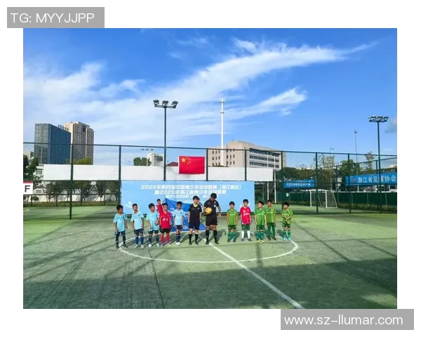 足球世界的无穷魅力：从历史发展到现代竞技，全面解析全球足球的演变与未来趋势